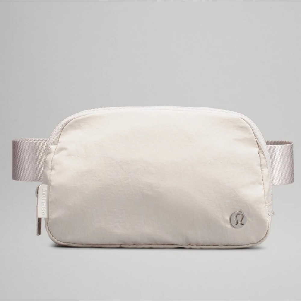 Lululemon Everywhere Belt Bag White Opal NWT